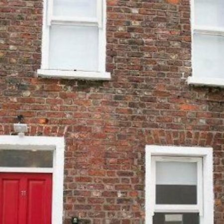 Amazing 3 Bedroom Home, Prime Bt1 Postcode And City Centre Location Belfast Exterior foto